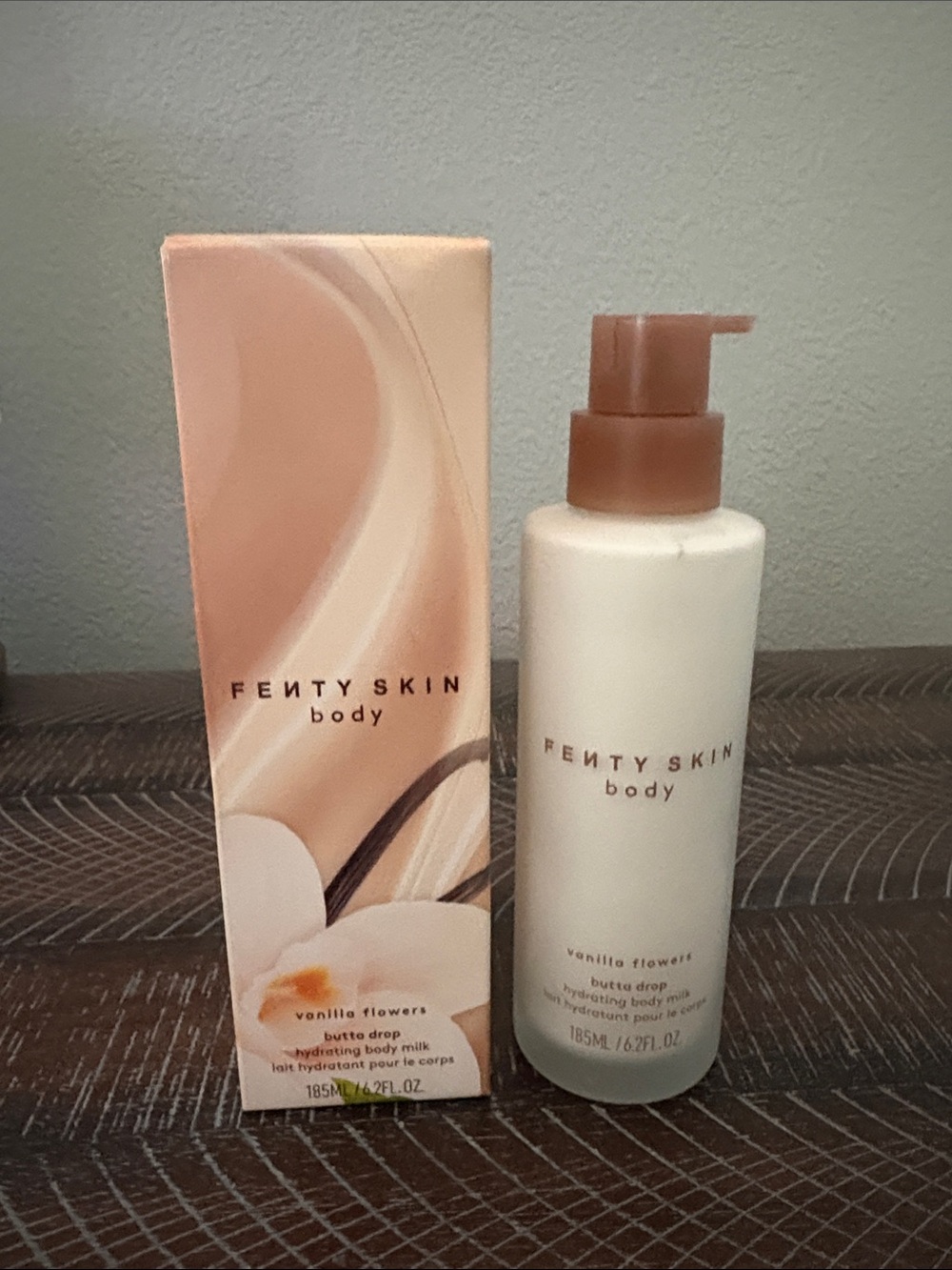 Fenty Beauty Body Vanilla Flowers Hydrating Milk - Cream & Nude Pump